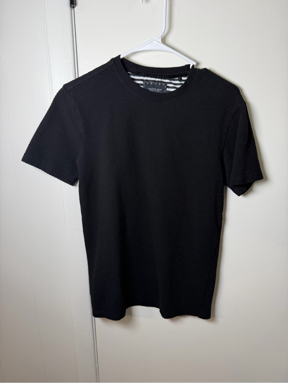 Cactus Man by Ricky Singh Men’s Black Textured Crew Neck T‑Shirt S